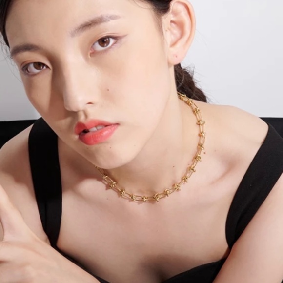 Real 18k gold link knot necklace - Picture 10 of 12